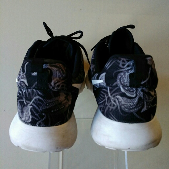 🎇HOST PICK🎇 Nike Rocherun Print CoolGrey floral - Picture 6 of 8